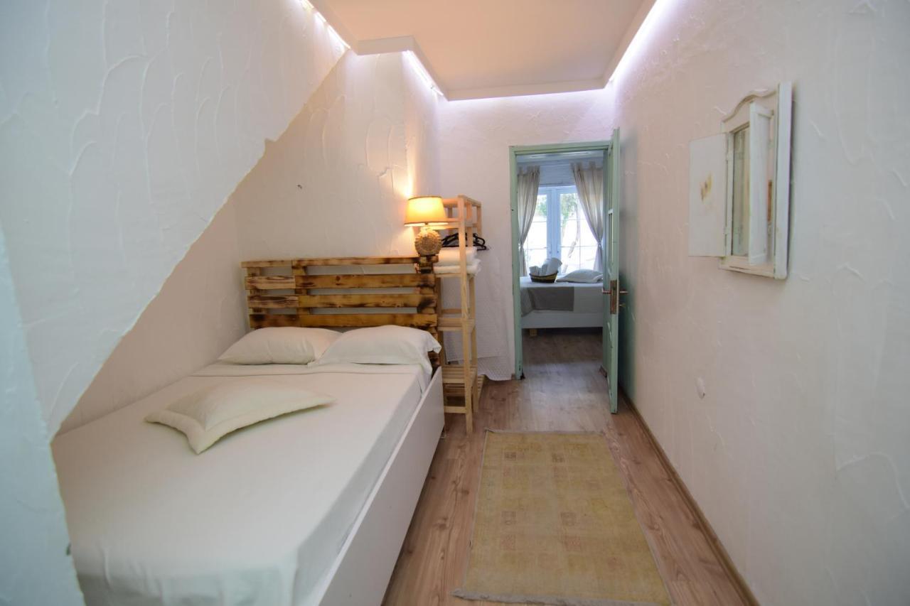 Aracati Pansiyon Çeşme Luaran gambar
